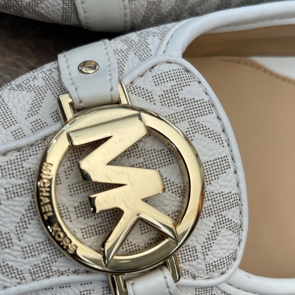 Michael Kors MK Vanilla Logo Flats- Women’s Size 9.5M - Picture 3 of 6